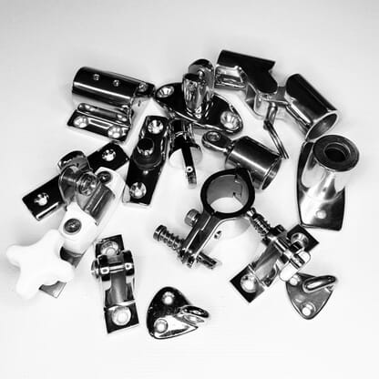 Beslag til båtkalesjer